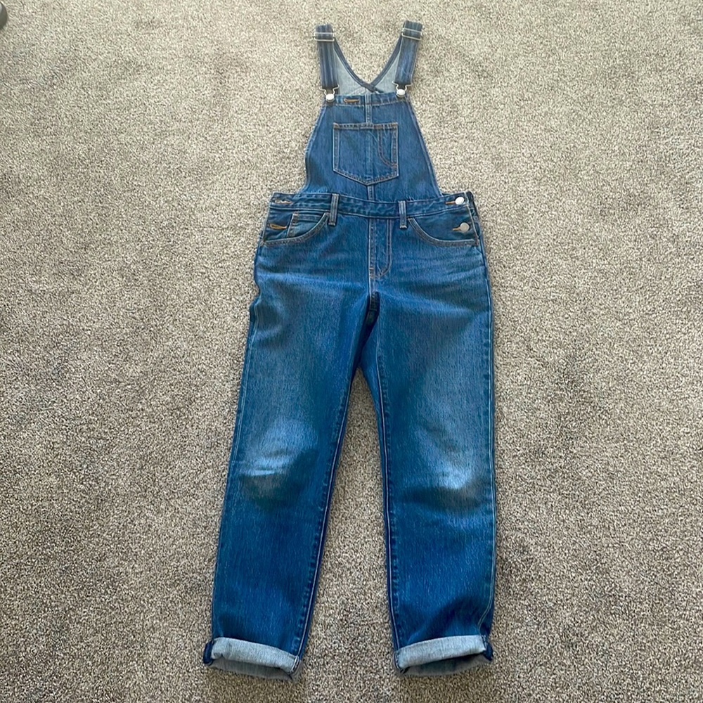 LIKE NEW Levi’s Overalls